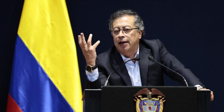 Petro asegura que los diálogos con el ELN están rotos por culpa de la guerrilla