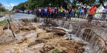 Restablecen paso controlado entre Guárico y Apure tras crecida del río Portuguesa
