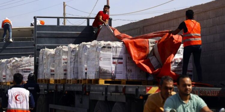 Israel hace «una pausa táctica» y permite ayuda humanitaria en Gaza