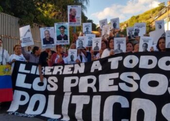 Al menos 17 presos políticos están en aislamiento prolongado en Venezuela, denuncia ONG