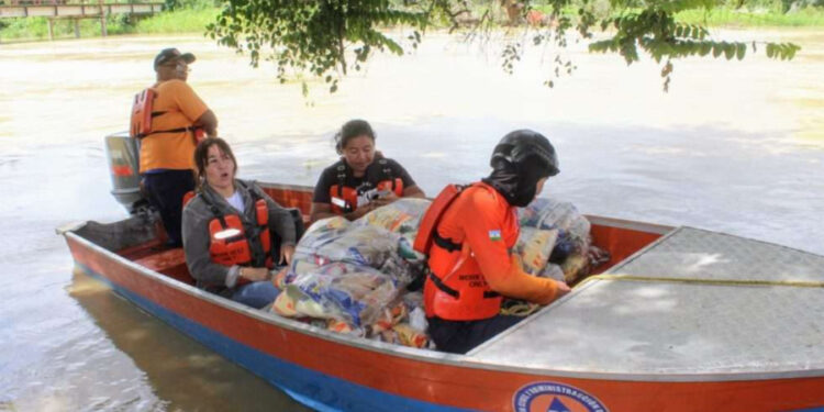 Gobernación de Barinas atiende a familias del municipio Sosa afectadas por las lluvias