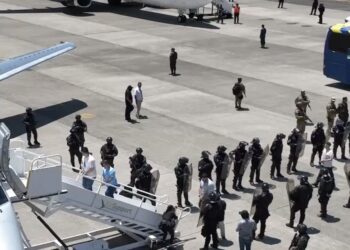 Nayib Bukele confirma entrega de venezolanos secuestrados en el CECOT y liberación de presos políticos