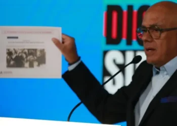 Jorge Rodríguez a venezolanos en EE. UU.: «Ese no es un país seguro para ustedes»