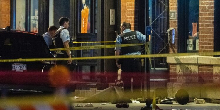 Tiroteo en un club nocturno en Chicago deja 4 muertos y 14 heridos