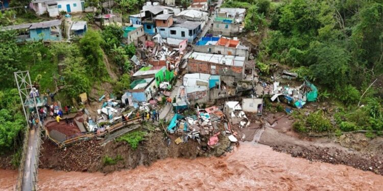 Gobernador de Táchira señaló que casi 290 familias se encuentran damnificadas tras deslizamientos de tierra por lluvias