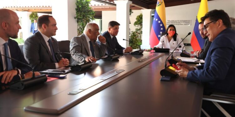 Autoridades de Venezuela y Colombia exploran nuevas alianzas en materia de hidrocarburos