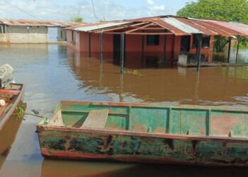 Bolívar en «alerta máxima» por crecida del nivel en el río Orinoco