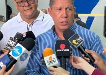 Falcón pidió recuperar espacios políticos «sin confrontación»