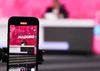 «WhatsApp es un sistema de espionaje»: Maduro anunció que se trabaja en un sistema de comunicación seguro