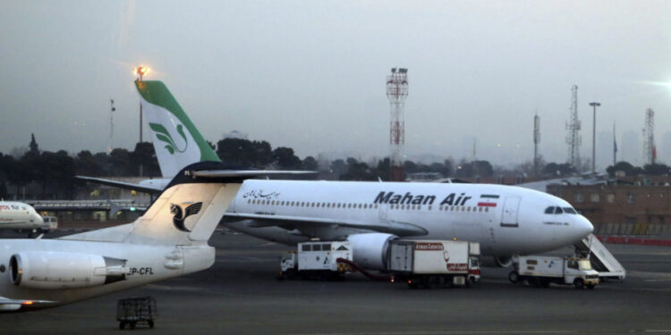 Tras la «guerra de los 12 días», Irán reabre su espacio aéreo al tránsito internacional