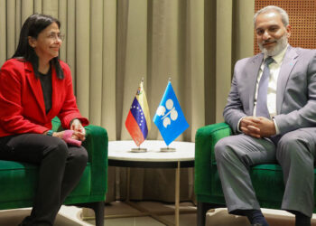 Vicepresidenta Rodríguez arribó a Viena para participar en el 9° Seminario Internacional de la OPEP