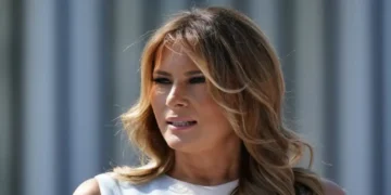 Madres venezolanas piden audiencia con Melania Trump por el regreso de 66 niños desde EE.UU.