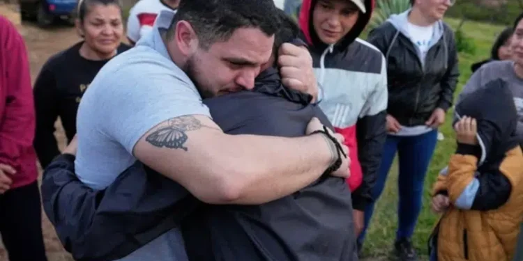 De la migración al horror carcelario: El testimonio de Carlos Uzcátegui tras su detención en El Salvador