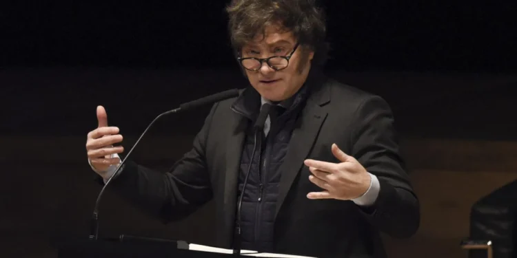 Milei veta decisión del Congreso de elevar las pensiones en Argentina