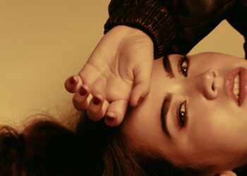 Paola sigue conquistando espacios en la industria