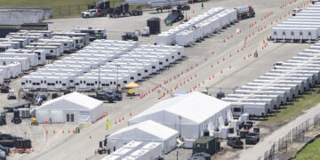 Florida creará un centro de detención migratoria adicional a ‘Alligator Alcatraz’