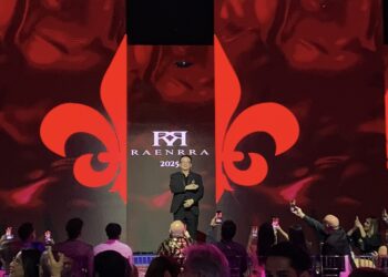 Raenrra deslumbró con su colección “Flor de Lis 2025” en homenaje a su madre