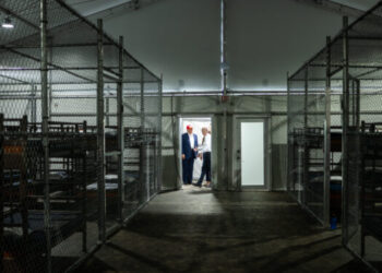 EEUU desmiente la muerte de migrante venezolano en Alligator Alcatraz: «Se desmayó»