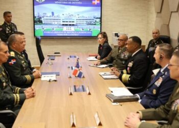 Jefe del Comando Sur de EEUU visita República Dominicana para reforzar cooperación en inteligencia y seguridad