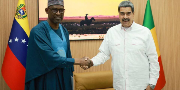 Nicolás Maduro recibe en Venezuela al canciller de Mali para afianzar lazos de cooperación