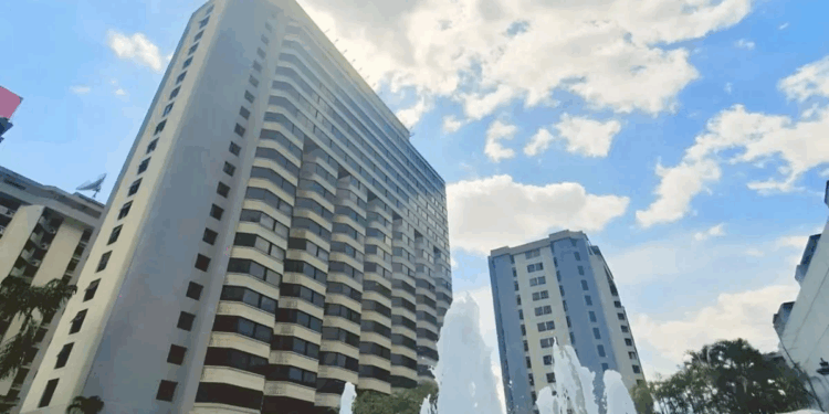 Cadena de hoteles Meliá sostuvo reunión con autoridades para relanzar la marca