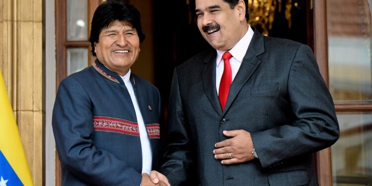 Evo Morales condena las «nuevas amenazas» de EE .UU. contra Maduro