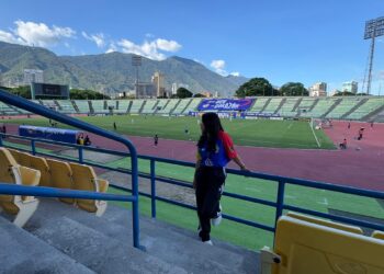 “Desde las Gradas con Victoria” celebra su segundo aniversario premiando a los jugadores más destacados del UCV FC