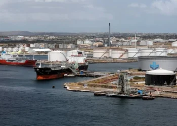 Buques petroleros de Chevron comienzan a regresar a Venezuela tras la licencia