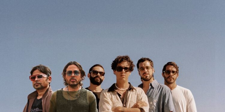 Servando y Florentino te llevan a vivir un “Amor de Motel” con su video Junto a Rawayana