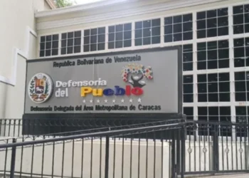 Defensor del pueblo condenó actos de violencia contra mujeres que protestaban frente al TSJ