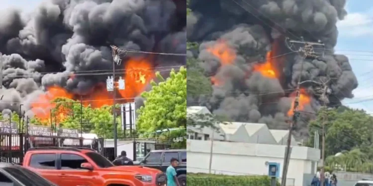 Incendio de gran magnitud consumió empresa de químicos en Carabobo (Video)