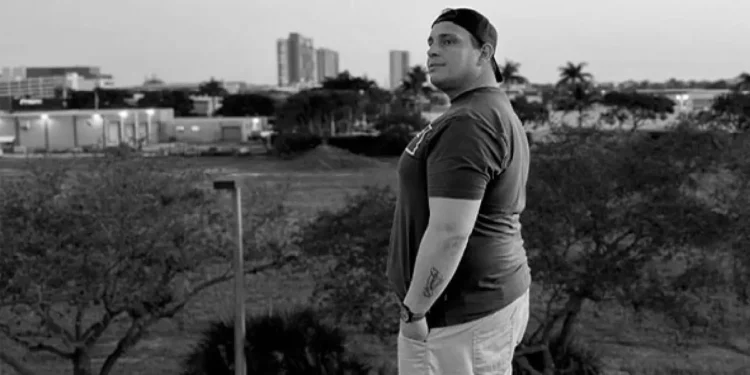 Denuncian muerte del influencer venezolano «Luis Frío» en la prisión «Alligator Alcatraz» de Florida