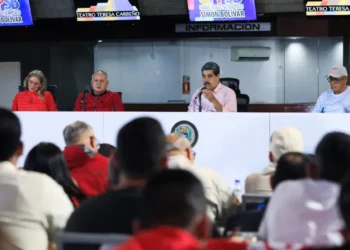 Maduro asegura que Bolivia recobrará su camino «más temprano que tarde» tras derrota del MAS