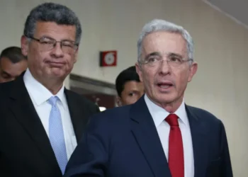 Justicia de Colombia ordena la libertad inmediata del expresidente Álvaro Uribe