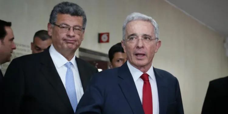 Justicia de Colombia ordena la libertad inmediata del expresidente Álvaro Uribe