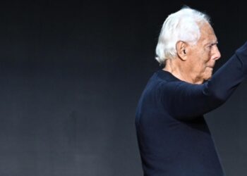 Muere a los 91 años Giorgio Armani, el «rey» de la moda italiana
