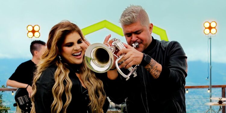 Diveana y Anthony Pérez se unen para la versión deluxe de “Tus Ojos”