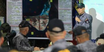 Padrino López anuncia maniobras militares en isla La Orchila ante «amenaza» de EEUU