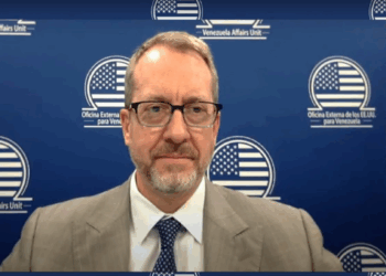 “Nunca van tantas personas”: Exembajador estadounidense cuestionó ataque contra “narcolancha” en el Caribe