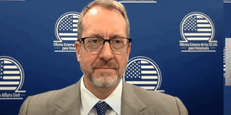 “Nunca van tantas personas”: Exembajador estadounidense cuestionó ataque contra “narcolancha” en el Caribe