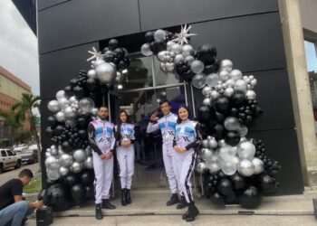 Jac llega a la Avenida Victoria con Talleres Rootes