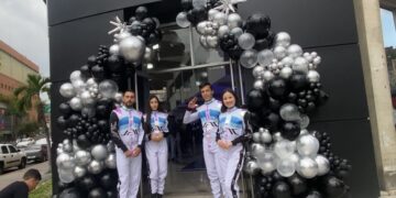 Jac llega a la Avenida Victoria con Talleres Rootes