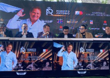Roberto Antonio Presenta “Roberto Antonio Sinfónico” en la Sala Simón Bolívar