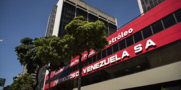 Llega a Venezuela instalación flotante para proyecto petrolero de 1.000 millones de dólares operado por China Concord en el Lago de Maracaibo