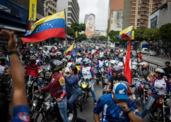 Miles de chavistas se movilizaron en Caracas dispuestos a «defender» a Venezuela de EE.UU.