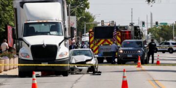 Un agente de ICE mata a tiros a un hombre que se resistía al arresto en el área de Chicago