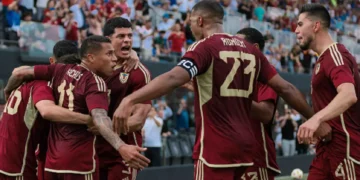 Argentina saca un 3-0 ante una Venezuela que se aferra al repechaje