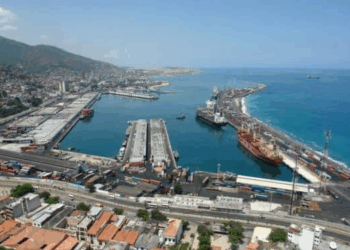 Alertan que mercancía para la temporada decembrina tiene retraso en Venezuela