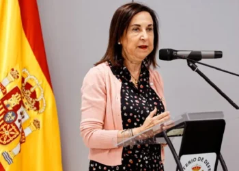 España insta a Maduro y Trump a revolver disputas por vías «no violentas»