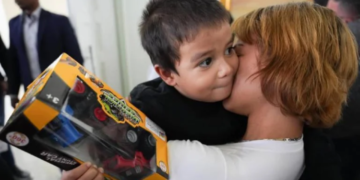 Venezuela recibe a tres niños migrantes que denunciaba como «secuestrados» por EEUU